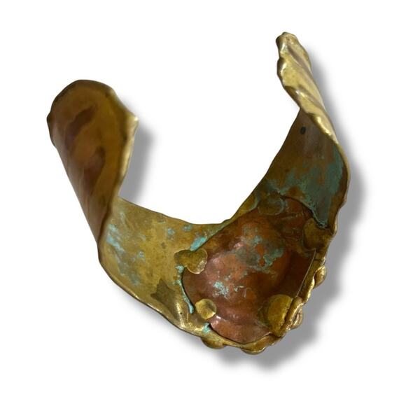 Vintage brass and copper cuff handmade artisan bracelet - Picture 6 of 6